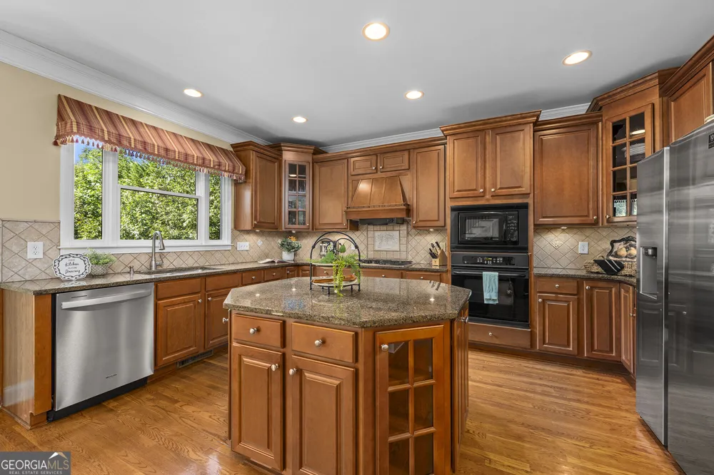 325 N Brooke DR Canton, GA 30115