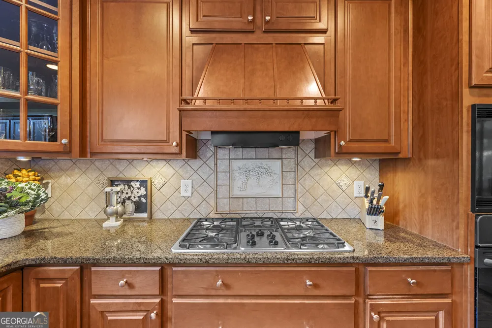 325 N Brooke DR Canton, GA 30115