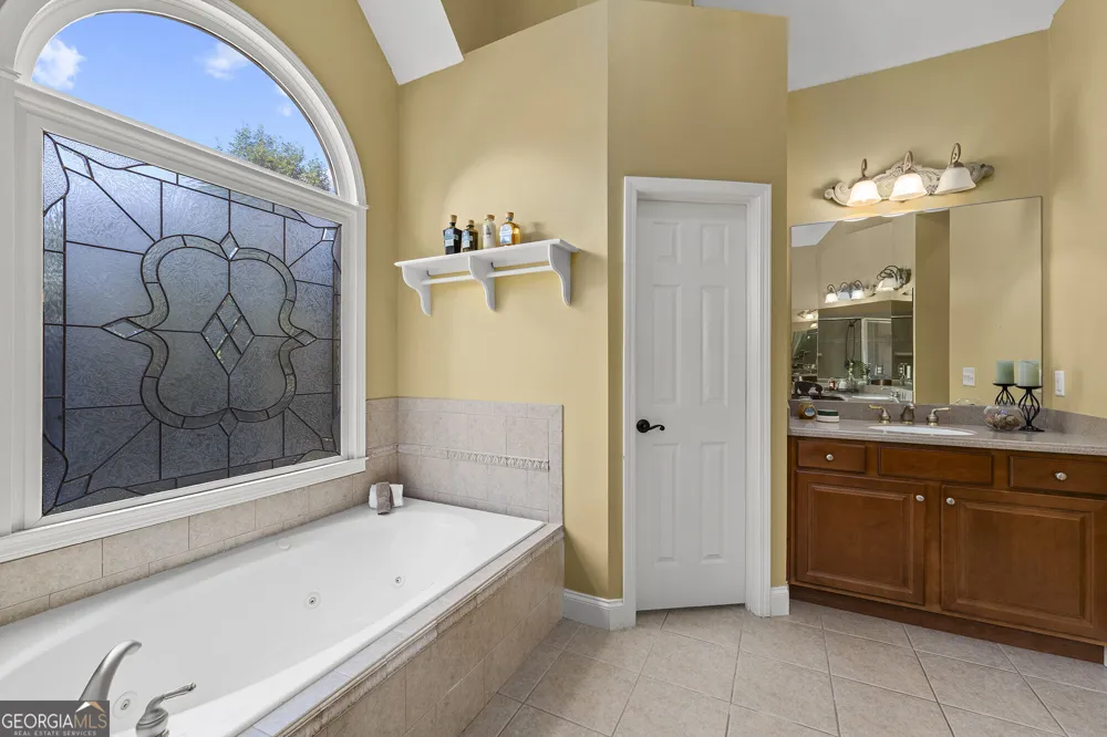 325 N Brooke DR Canton, GA 30115