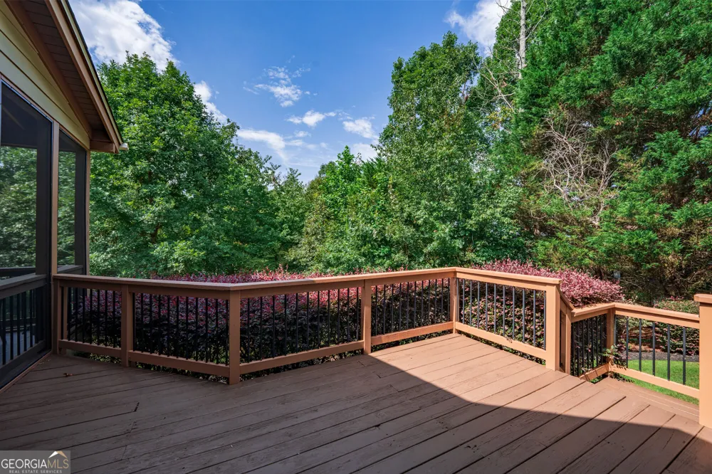 325 N Brooke DR Canton, GA 30115