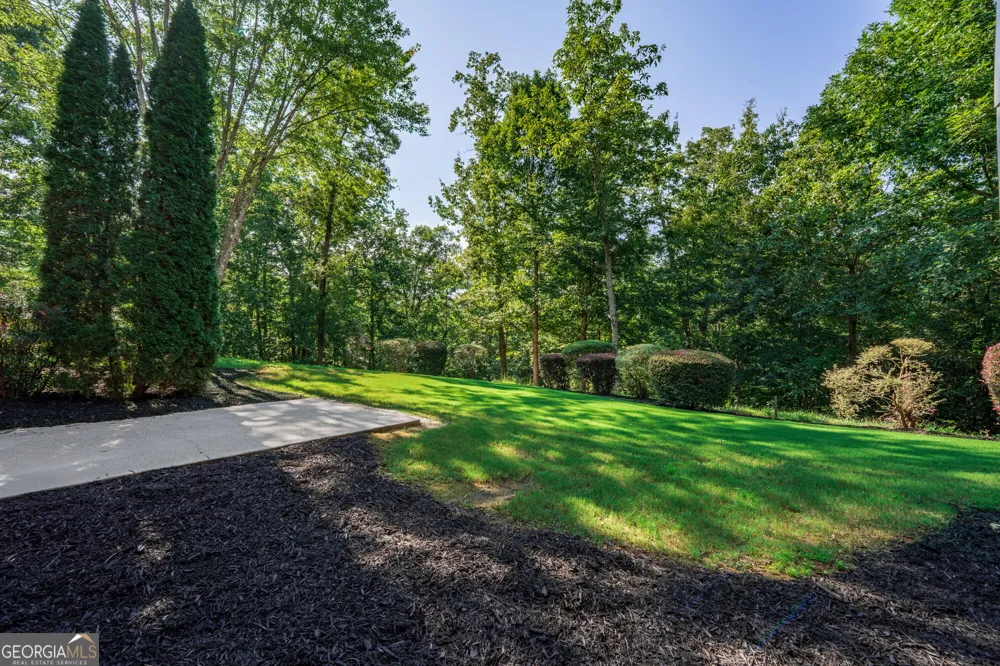325 N Brooke DR Canton, GA 30115