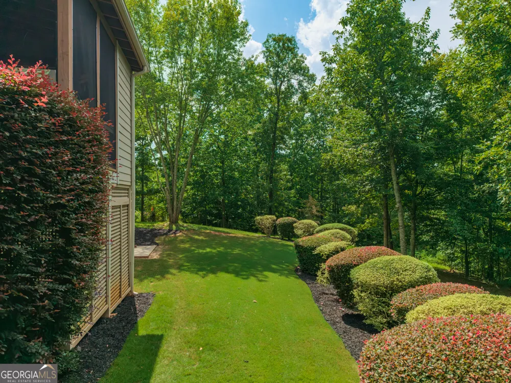 325 N Brooke DR Canton, GA 30115