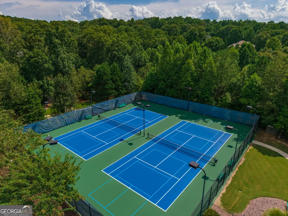 325 N Brooke DR Canton, GA 30115
