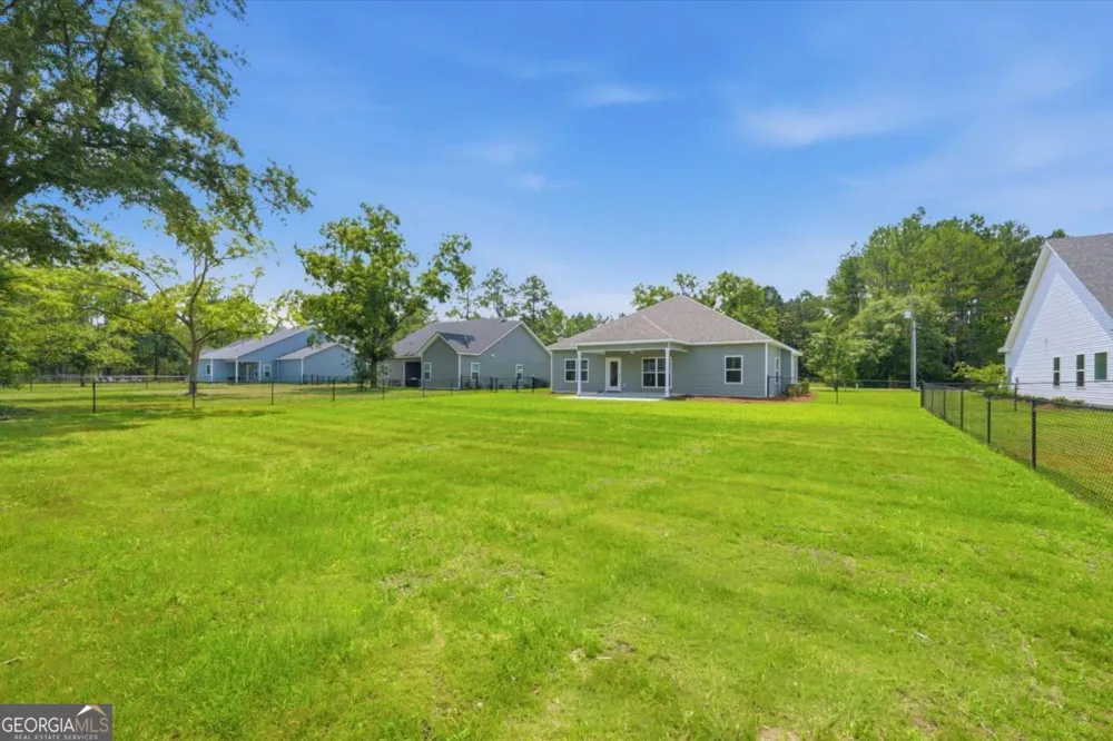 93 Ennis RD Pembroke, GA 31321