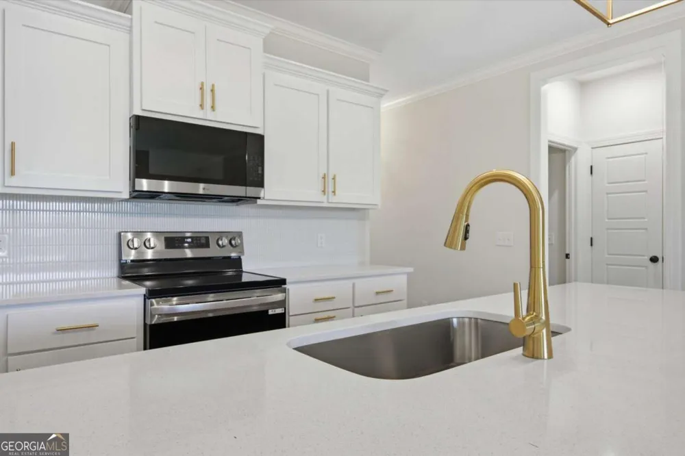 93 Ennis RD Pembroke, GA 31321