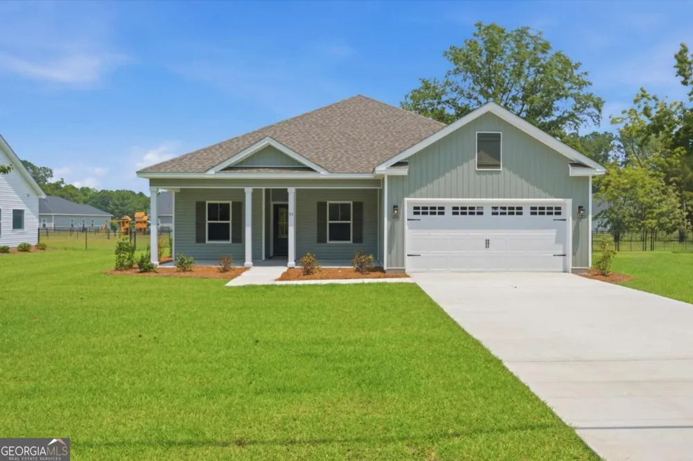 93 Ennis RD Pembroke, GA 31321
