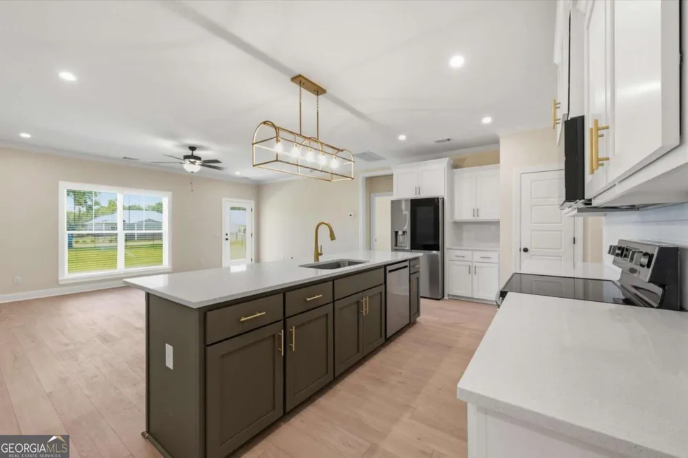 93 Ennis RD Pembroke, GA 31321