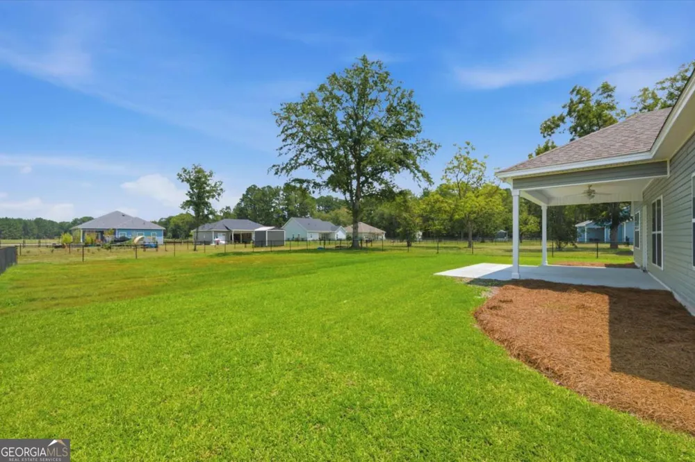 93 Ennis RD Pembroke, GA 31321