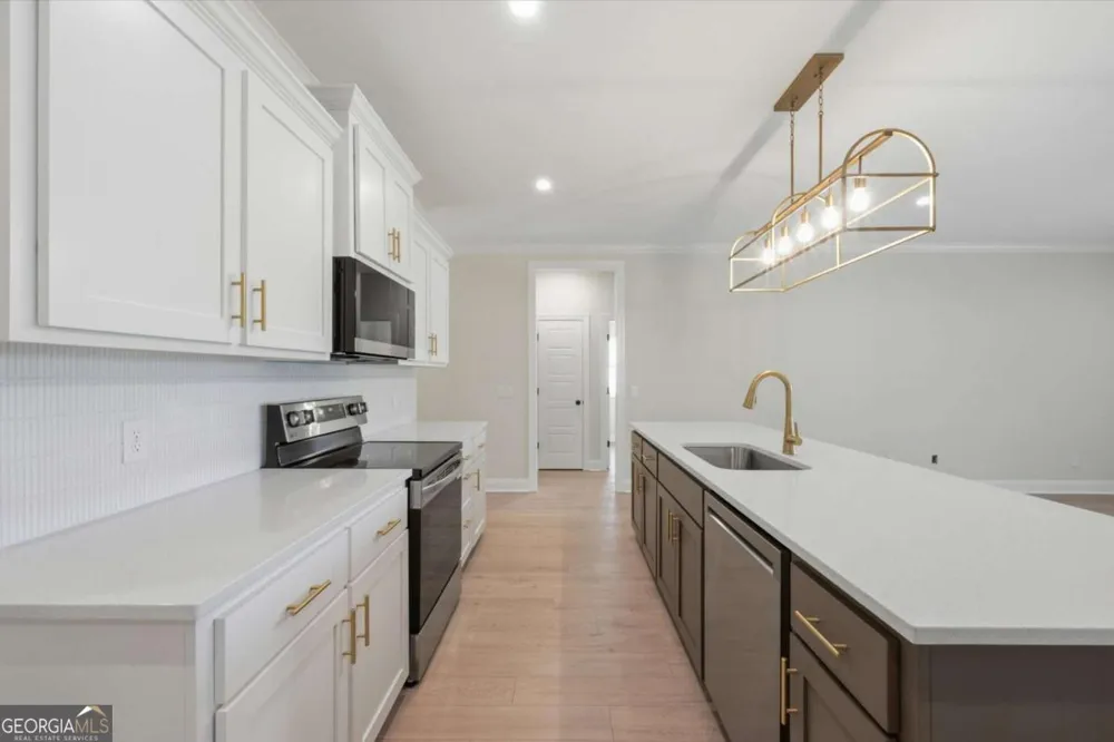93 Ennis RD Pembroke, GA 31321