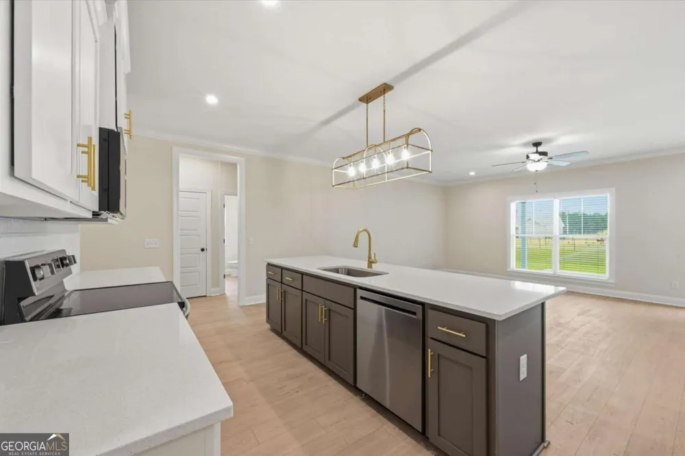 93 Ennis RD Pembroke, GA 31321