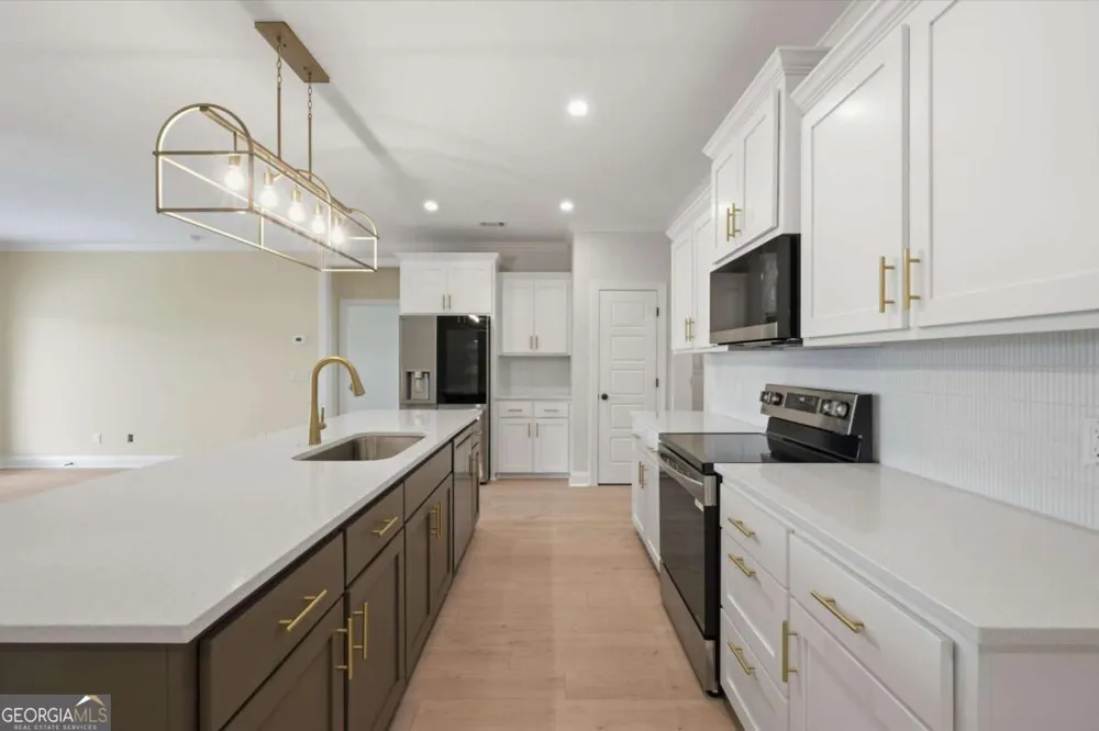 93 Ennis RD Pembroke, GA 31321