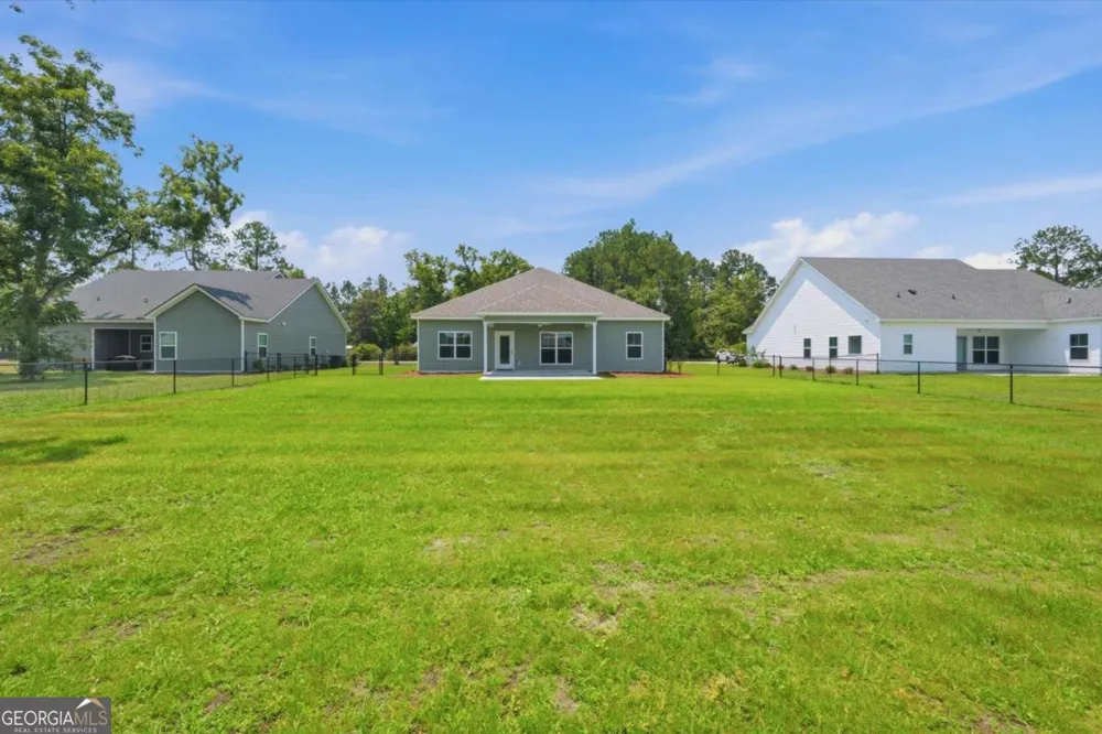 93 Ennis RD Pembroke, GA 31321
