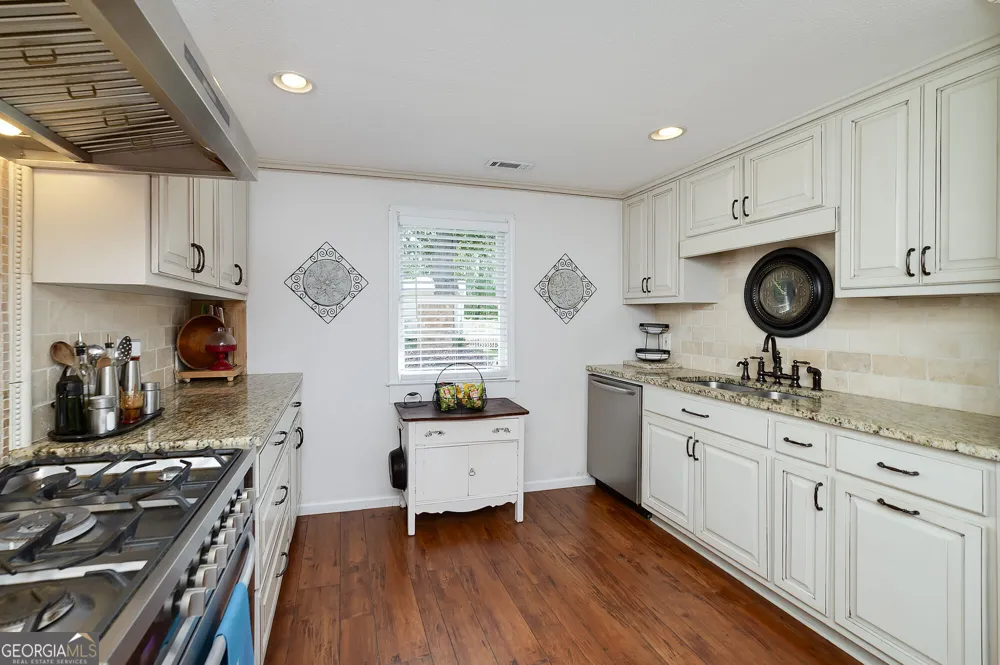 253 Scout Island RD Jackson, GA 30233