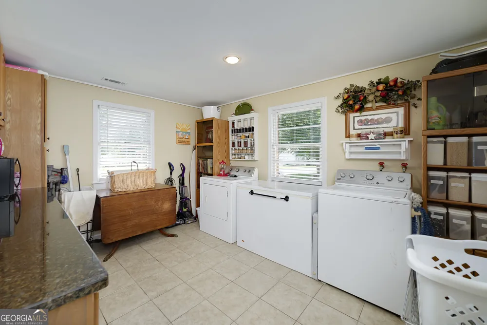 253 Scout Island RD Jackson, GA 30233