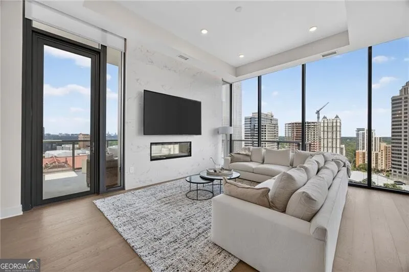 40 12th ST NE Atlanta, GA 30309