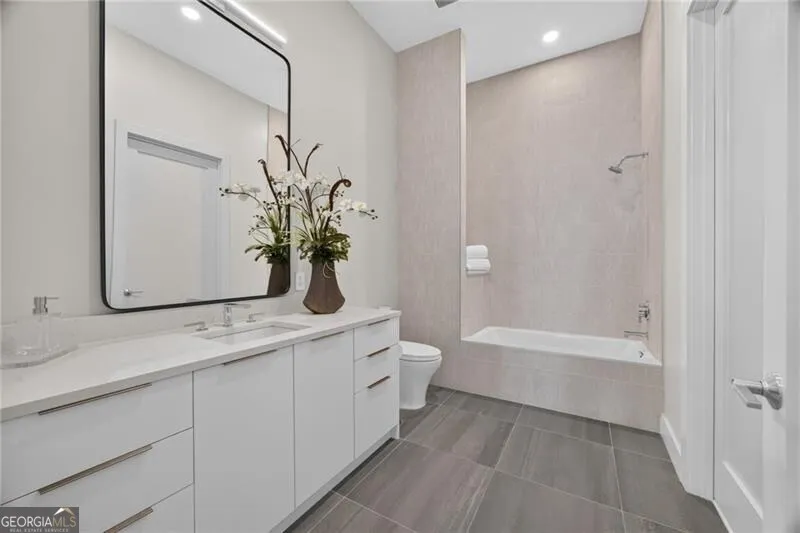 40 12th ST NE Atlanta, GA 30309