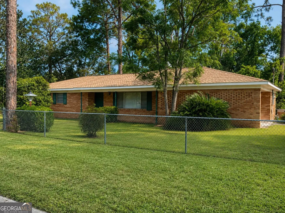 2100 Ben Hill AVE Waycross, GA 31503