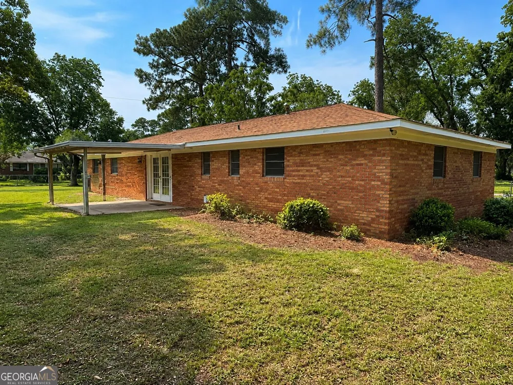 2100 Ben Hill AVE Waycross, GA 31503