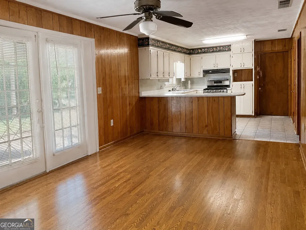 2100 Ben Hill AVE Waycross, GA 31503