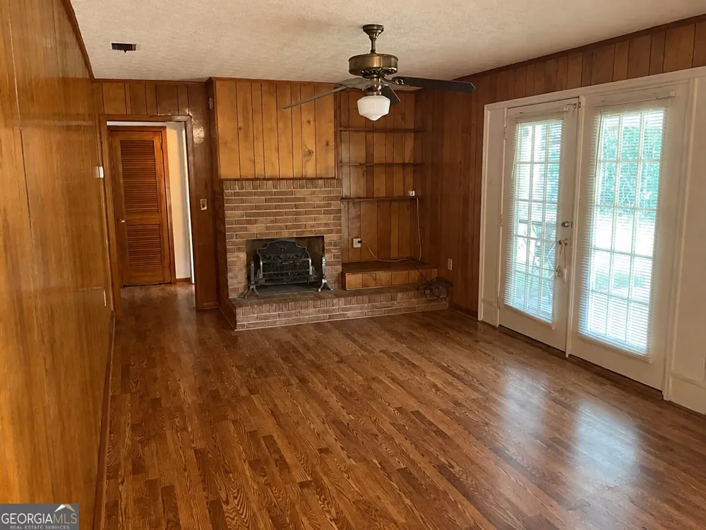 2100 Ben Hill AVE Waycross, GA 31503