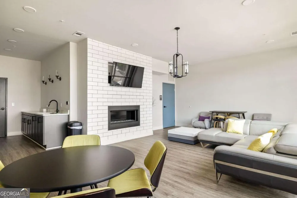764 Memorial DR SE Atlanta, GA 30316