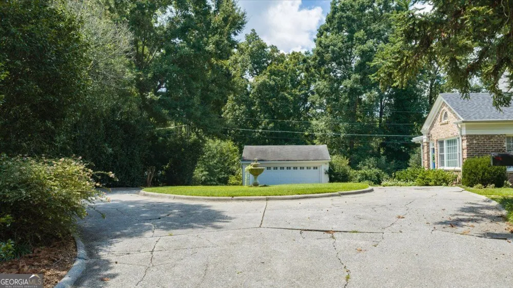 4860 Forsyth RD Macon, GA 31210