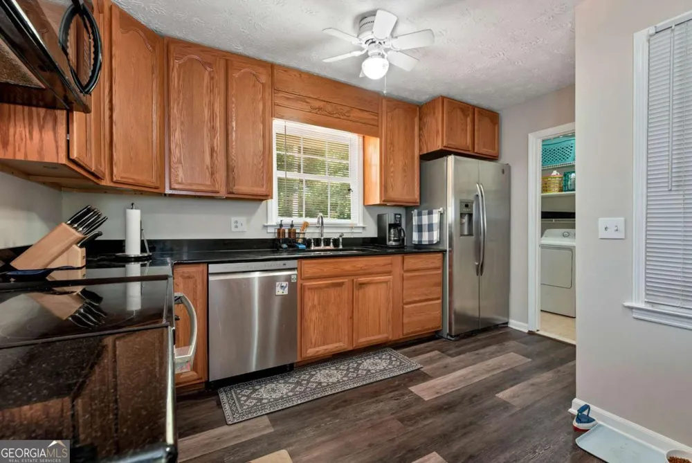 1847 Oak Ridge LN Lawrenceville, GA 30044