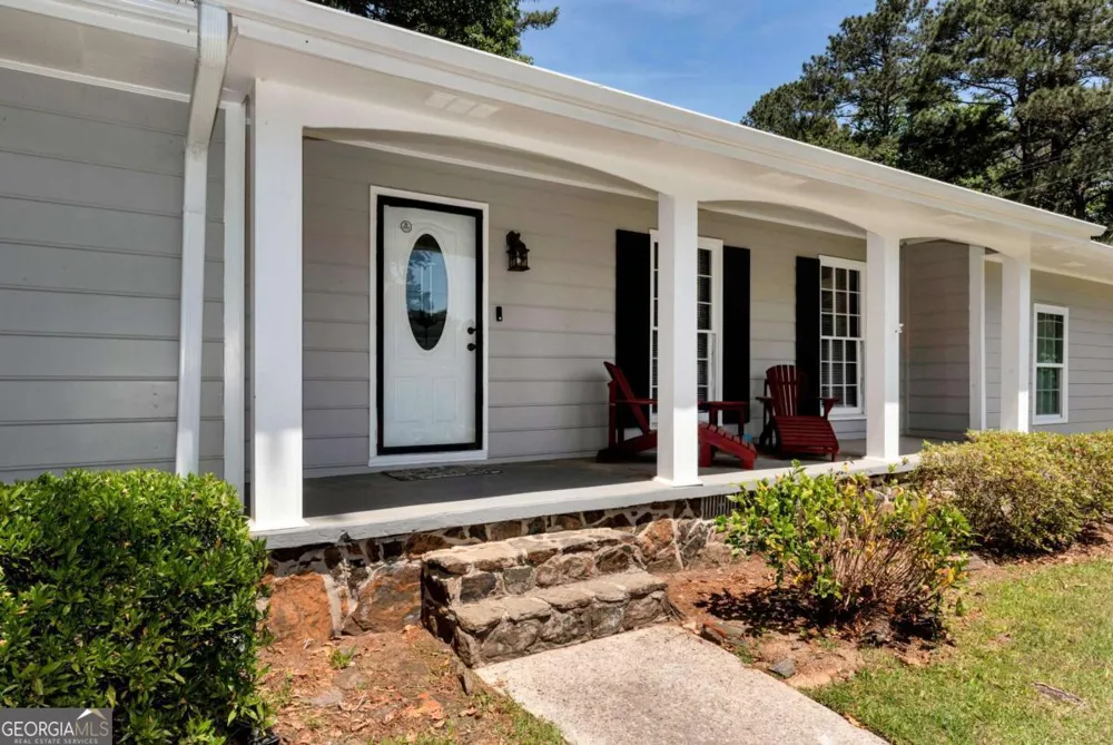 1847 Oak Ridge LN Lawrenceville, GA 30044