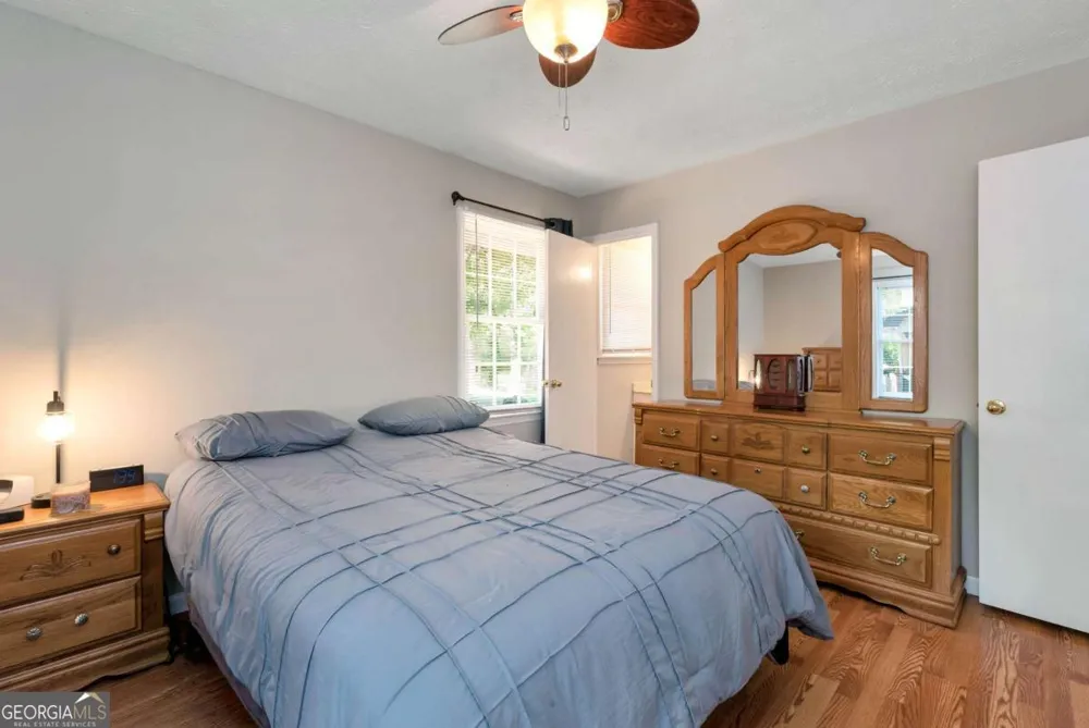 1847 Oak Ridge LN Lawrenceville, GA 30044