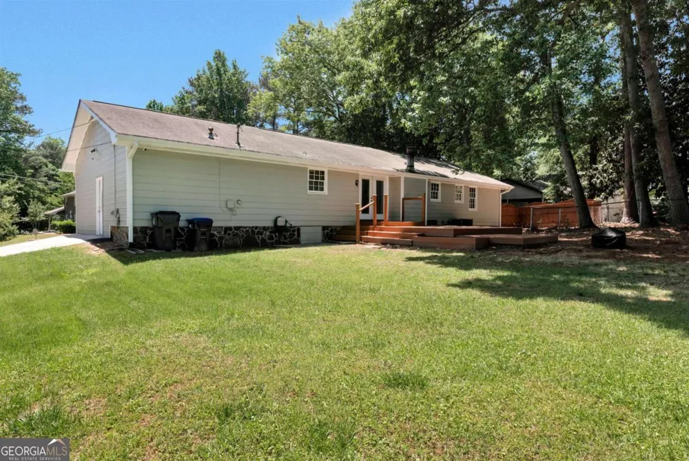 1847 Oak Ridge LN Lawrenceville, GA 30044
