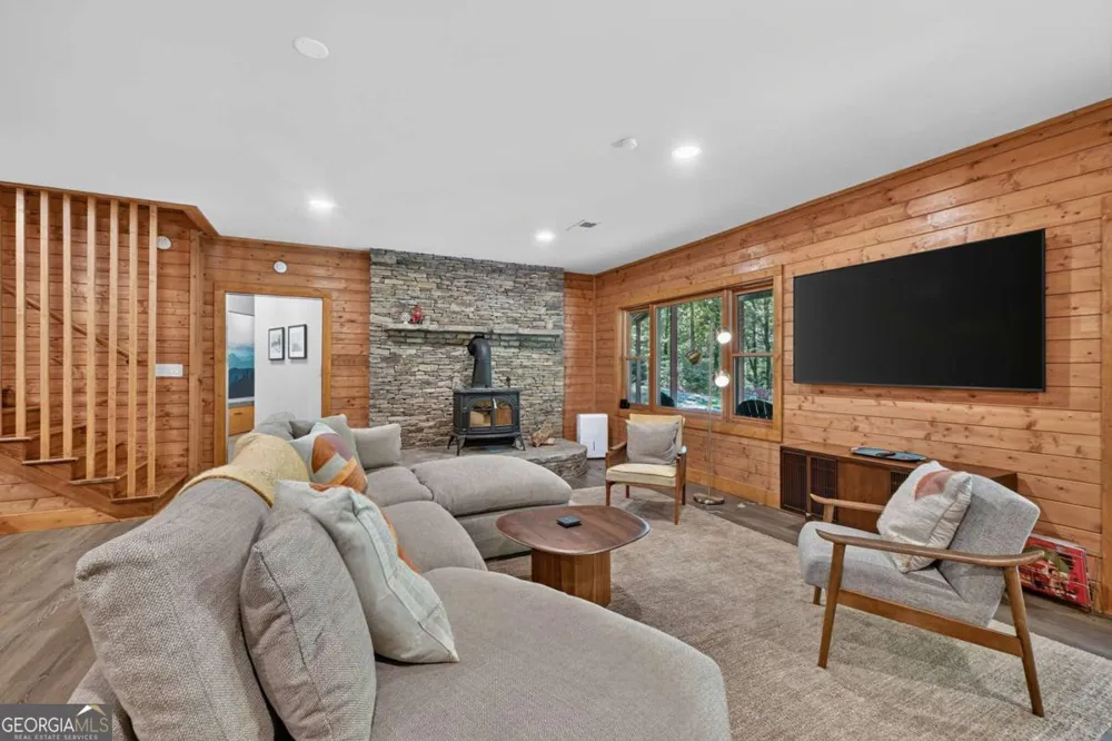 20 Bear TRL Ellijay, GA 30540