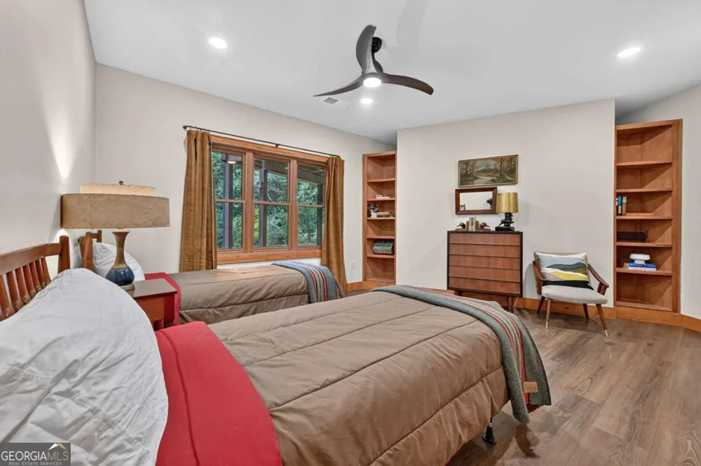 20 Bear TRL Ellijay, GA 30540