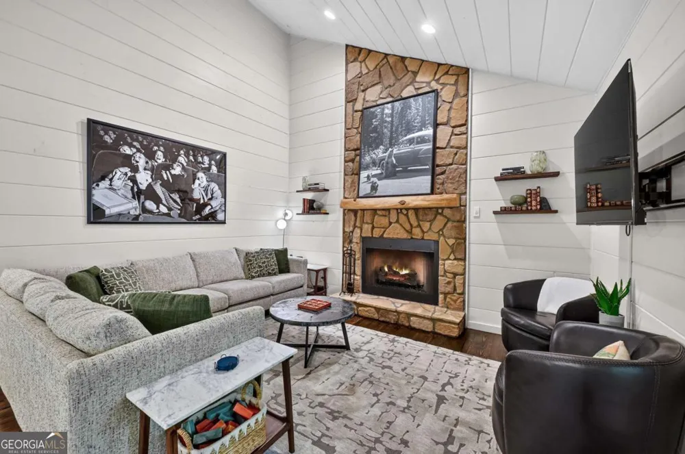 20 Bear TRL Ellijay, GA 30540