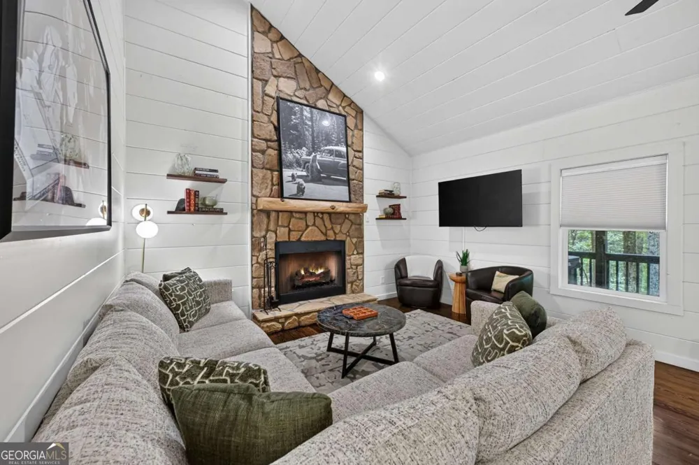 20 Bear TRL Ellijay, GA 30540