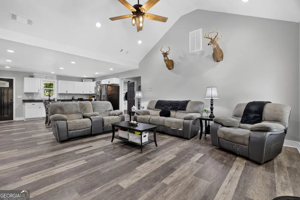 206 Lake Oglethorpe DR Arnoldsville, GA 30619