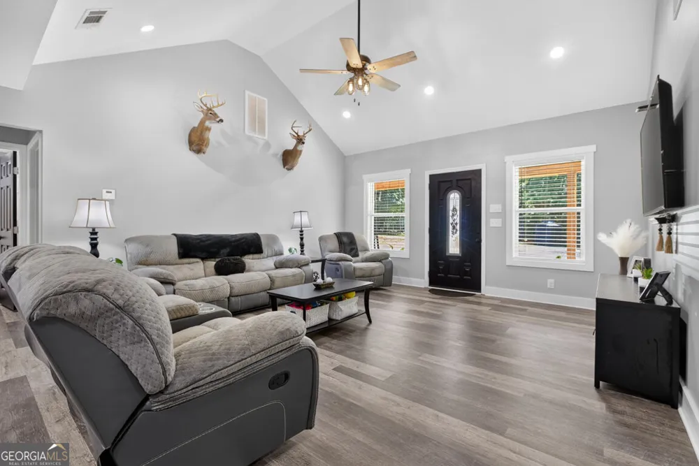 206 Lake Oglethorpe DR Arnoldsville, GA 30619