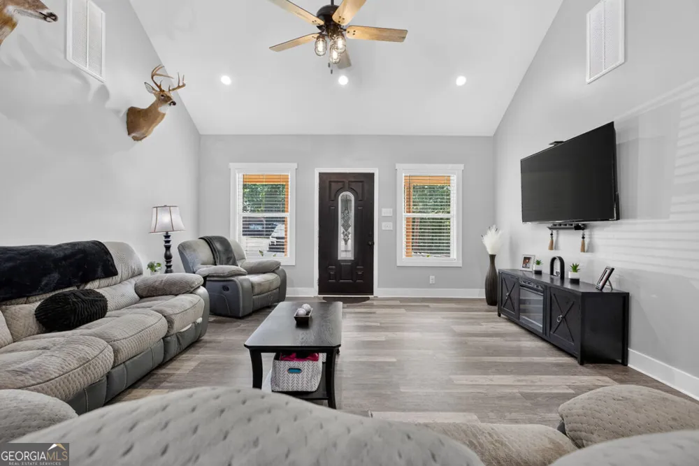 206 Lake Oglethorpe DR Arnoldsville, GA 30619