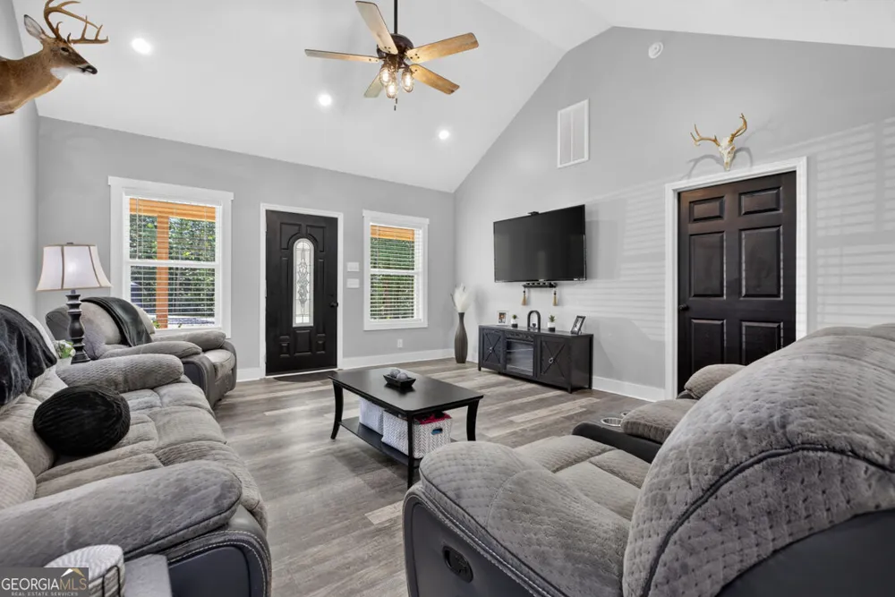 206 Lake Oglethorpe DR Arnoldsville, GA 30619