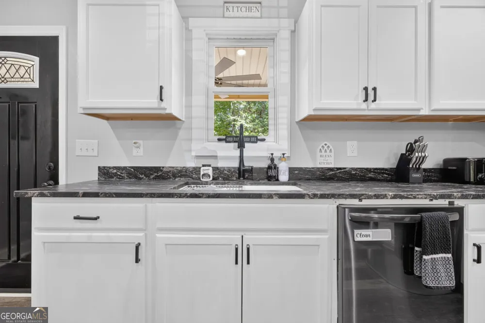 206 Lake Oglethorpe DR Arnoldsville, GA 30619