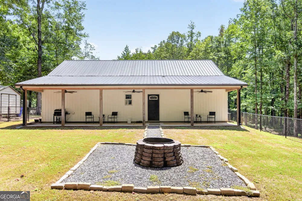 206 Lake Oglethorpe DR Arnoldsville, GA 30619
