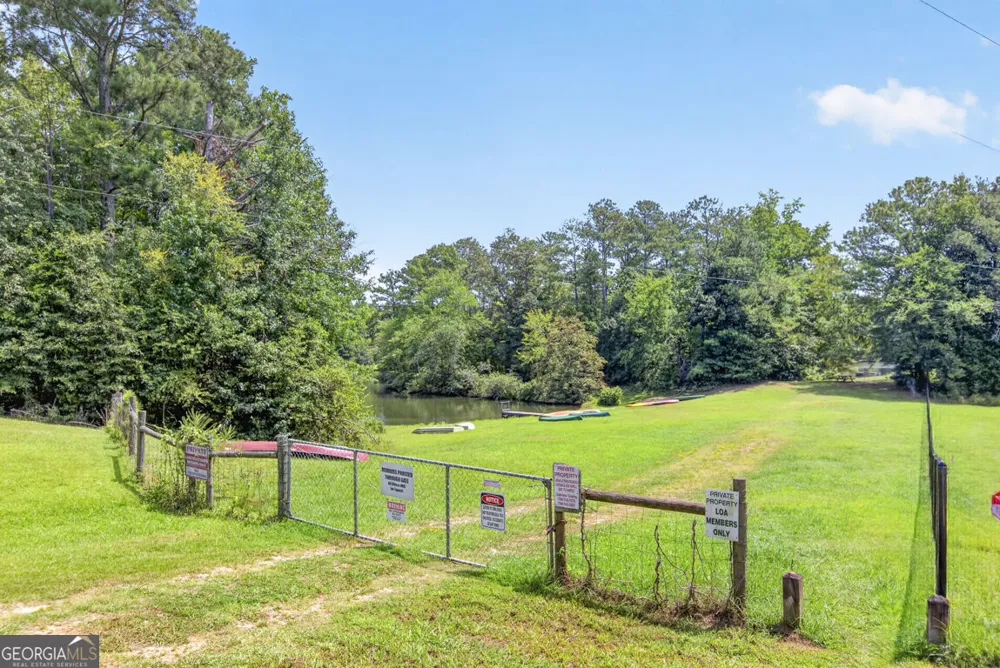 206 Lake Oglethorpe DR Arnoldsville, GA 30619
