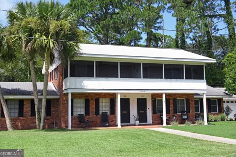 3 Forrest AVE