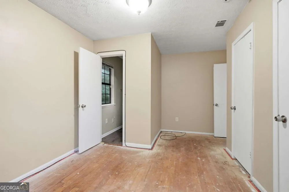 1630 Liberty VLY Decatur, GA 30032