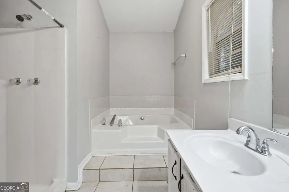 1499 Saint Dunstans RD Lithonia, GA 30058
