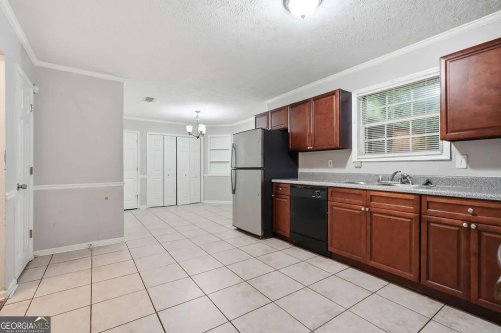 1499 Saint Dunstans RD Lithonia, GA 30058