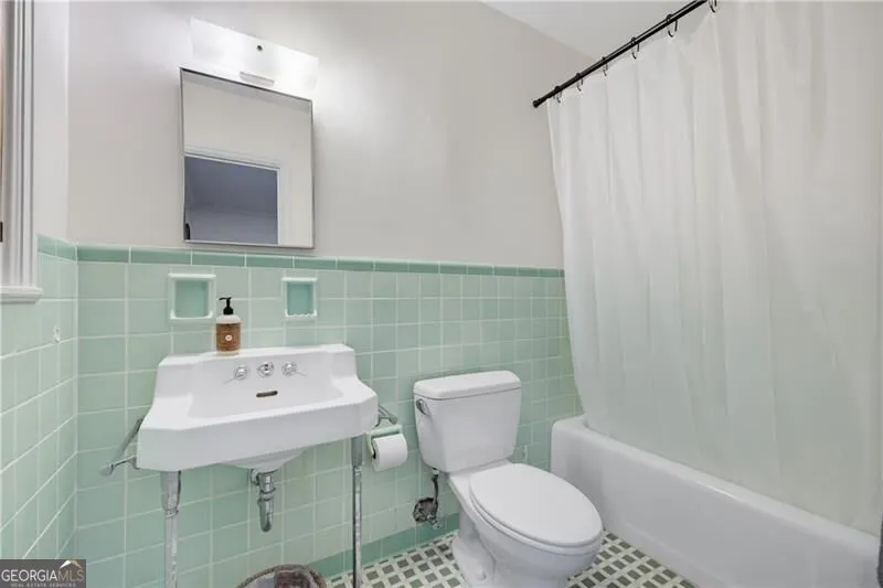 4715 Ridgeview RD Dunwoody, GA 30338