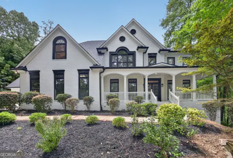 651 Vinings Estates DR