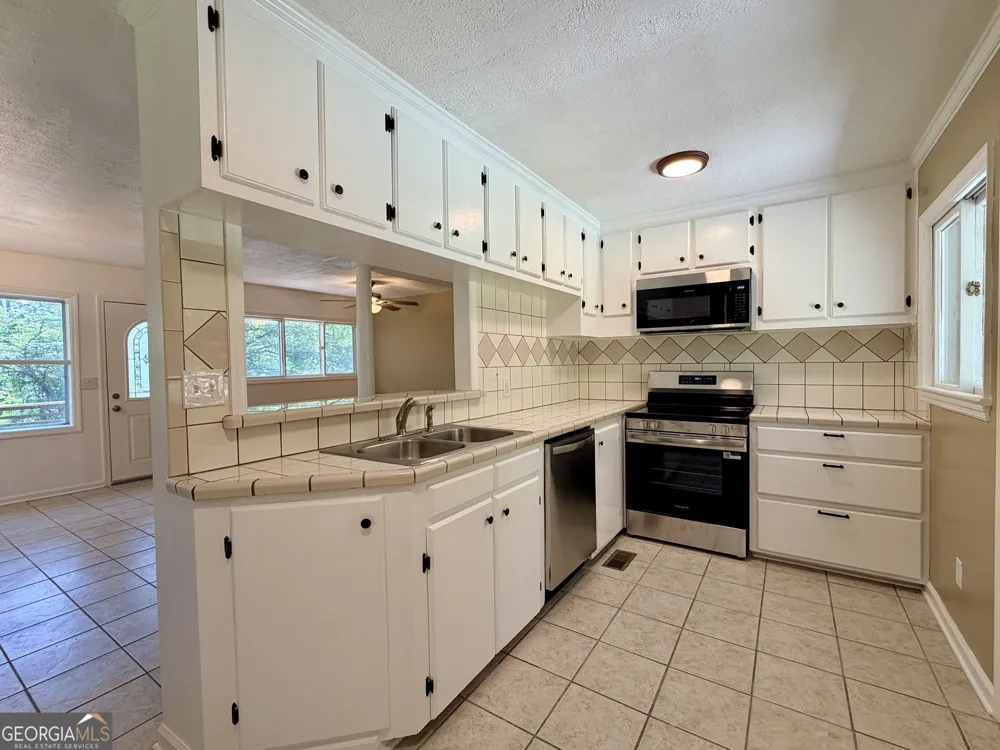 2474 Lucas DR NE Conyers, GA 30012