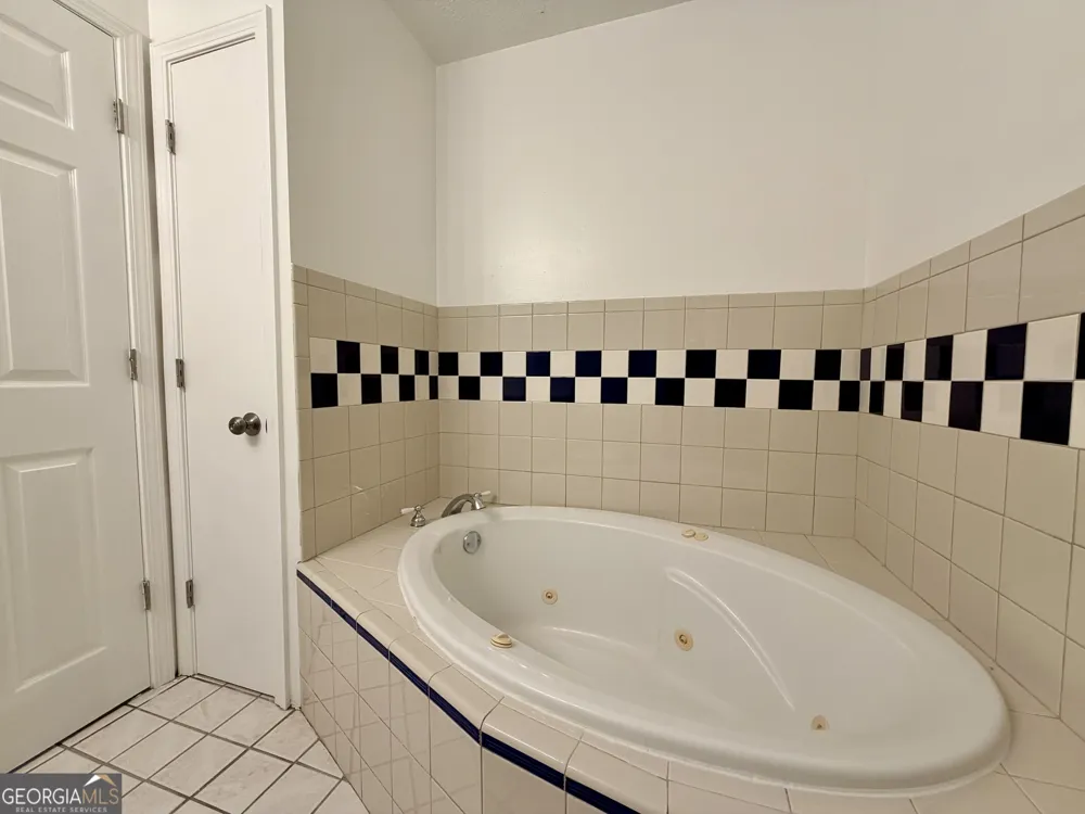 2474 Lucas DR NE Conyers, GA 30012