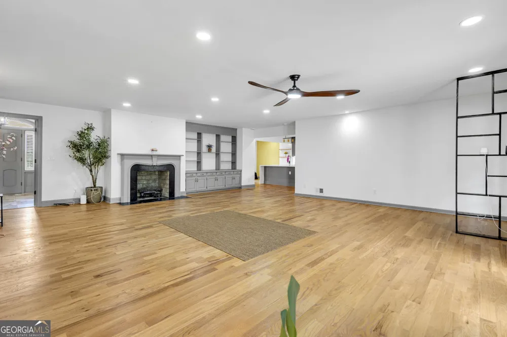 8671 Lake Forrest DR Douglasville, GA 30134